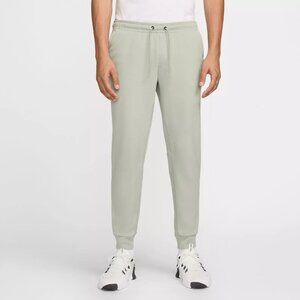 Nike Men's Primary Dri-Fit UV Versatile Jogger Pants in Jade Horizon Size Small